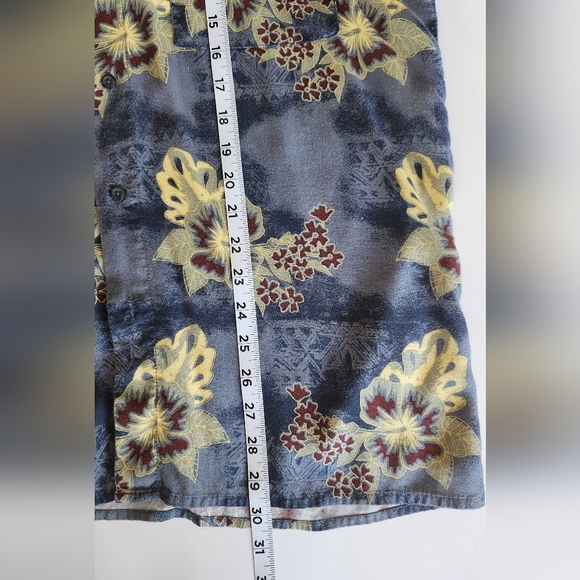 UnTied Men's Rayon Medium Button Down - Picture 5 of 10